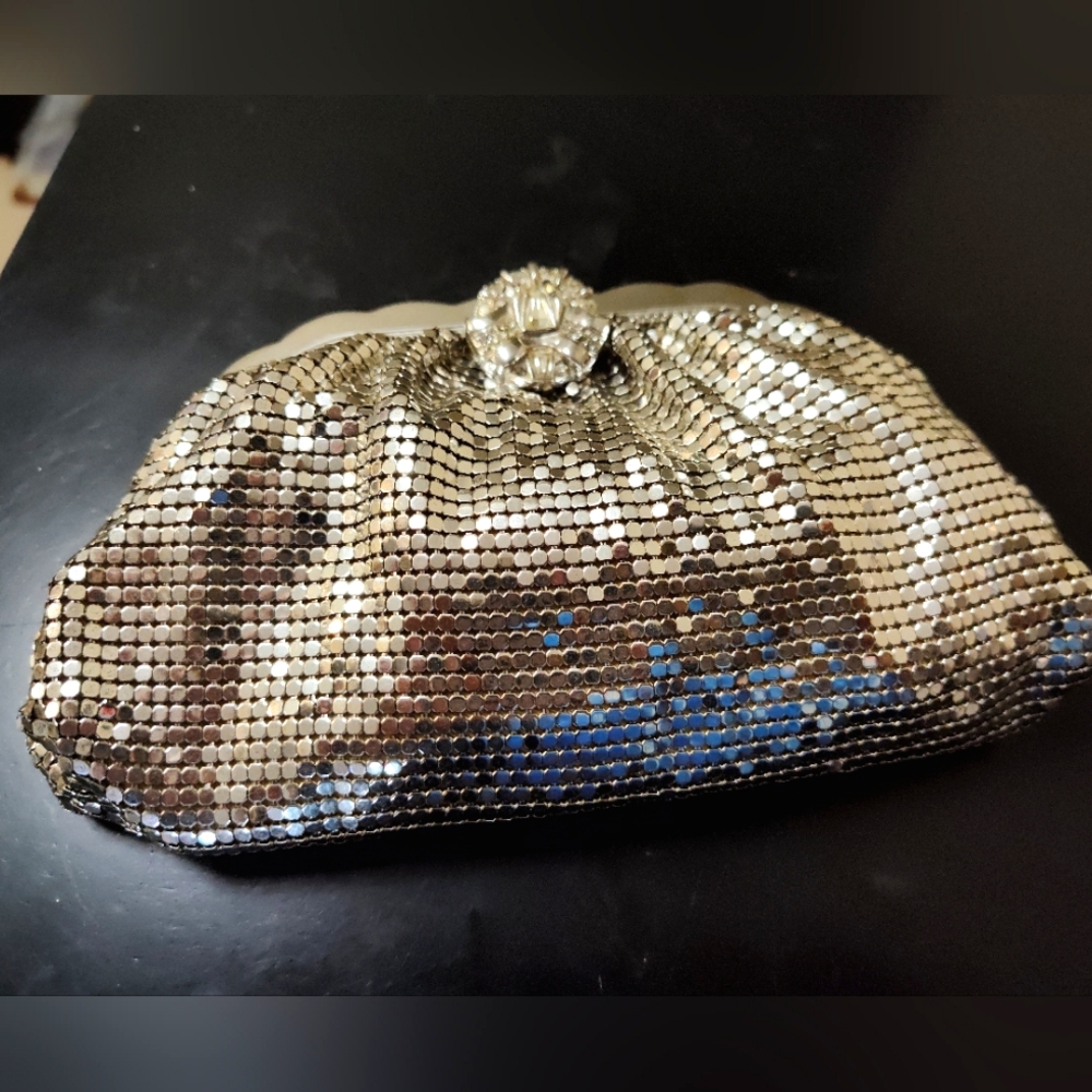 1930's Vintage silver mesh Whiting and Davis Co clutch